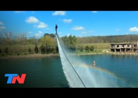 Flyboard, l'esport extrem que és tendència a l'estiu | Recurso educativo 7901710